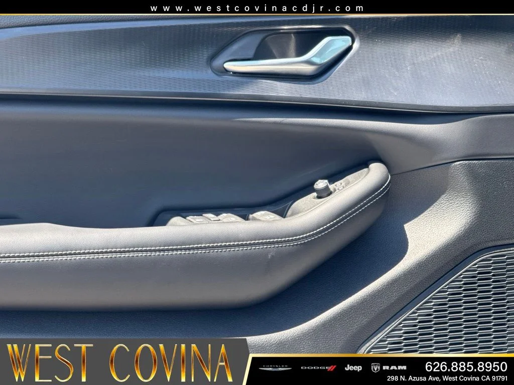 New 2026 Silver Zynith Exterior Paint Jeep  image 19
