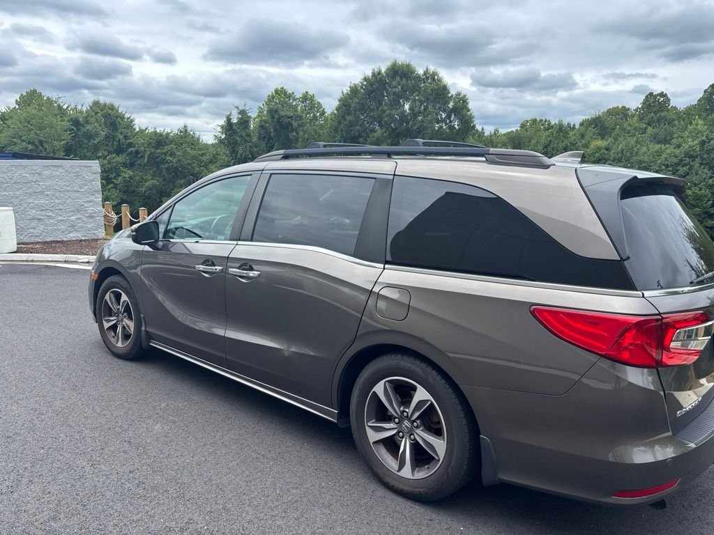 Used 2018 Pacific Pewter Metallic Honda Touring image 7