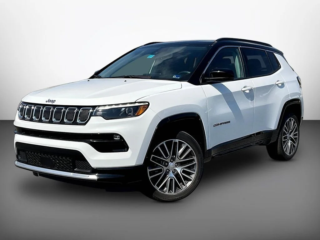Certified Used 2022 Bright White Clearcoat Jeep Limited image 3