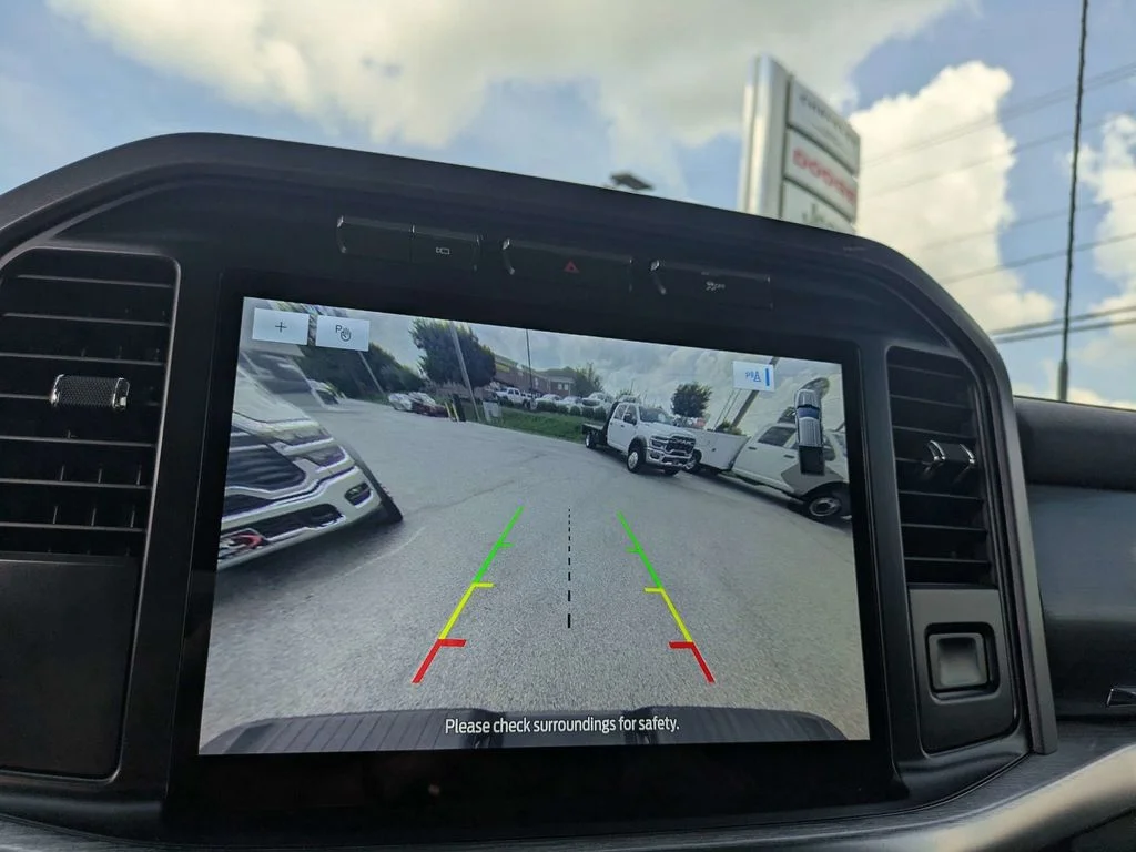 Used 2022 White Ford Lariat image 21