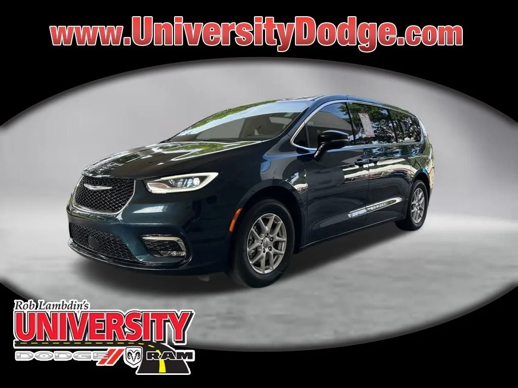 2024 Chrysler Pacifica Touring L's photo