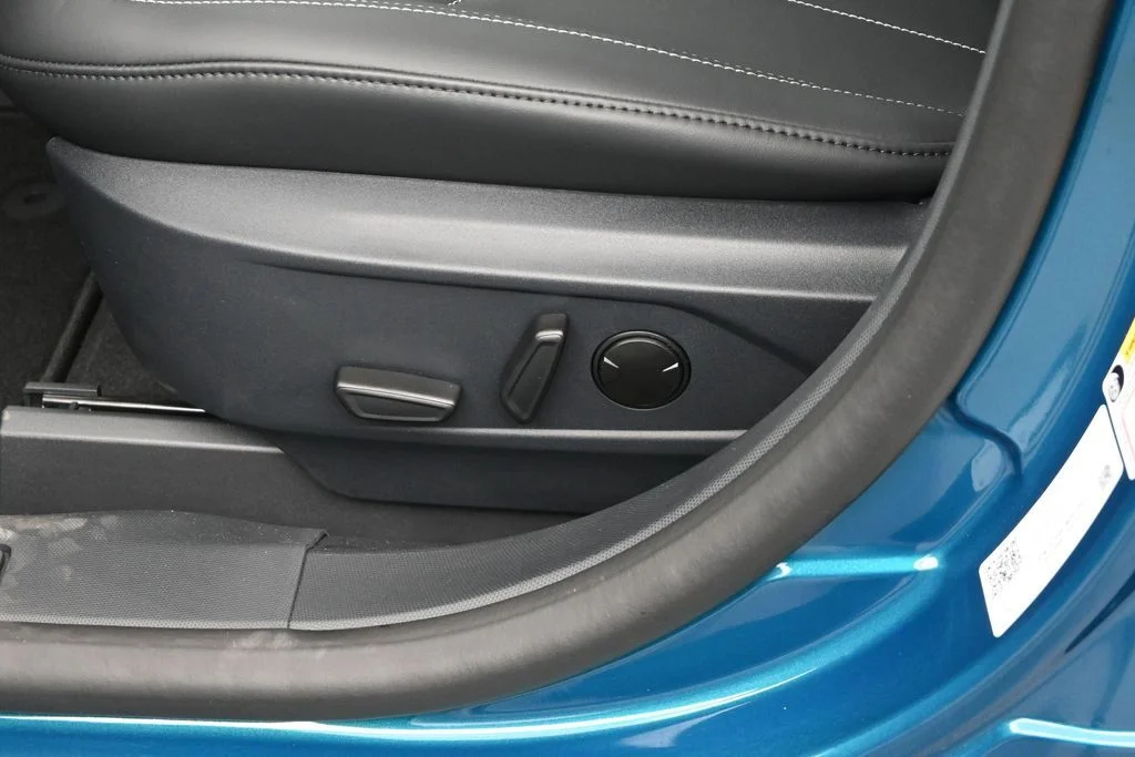 New 2026 Adriatic Blue Metallic Ford Select image 9