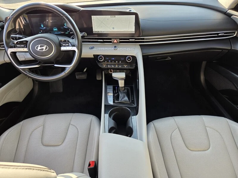 Used 2025 White HYUNDAI LIMITED image 14