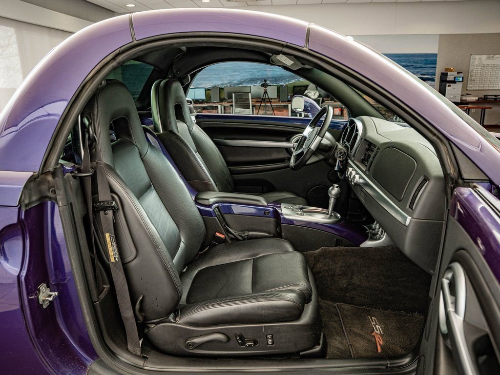 Used 2004 Ultra Violet Metallic Chevrolet  image 36