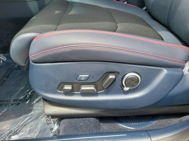 2025 GENESIS GV70 Standard - Photo 15