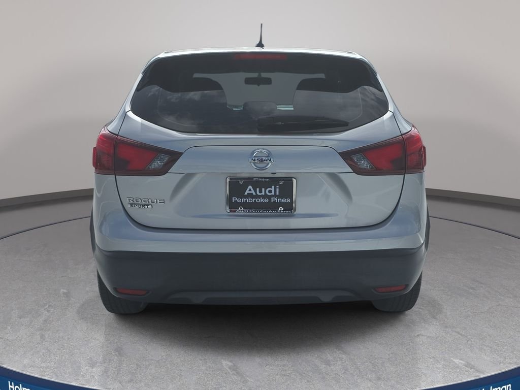 Used 2019 Silver Nissan S image 9
