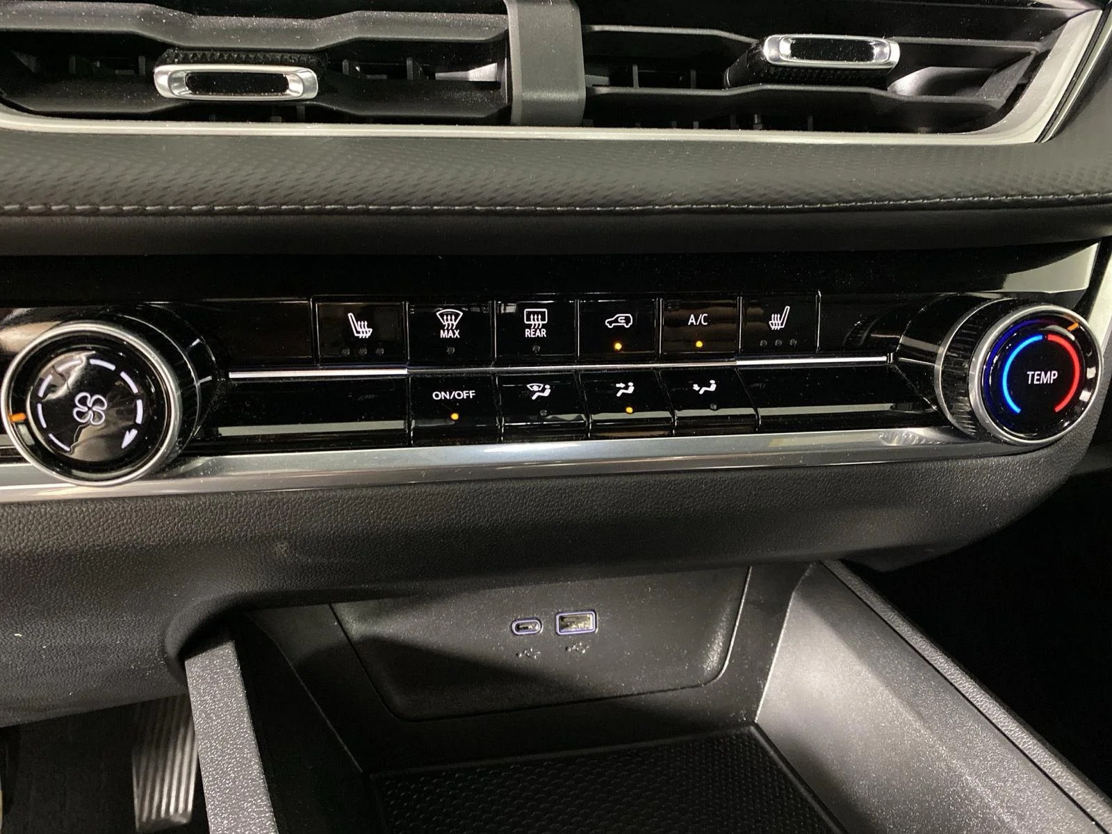 Used 2025 Lakeshore Blue Metallic Chevrolet AWD LT image 18