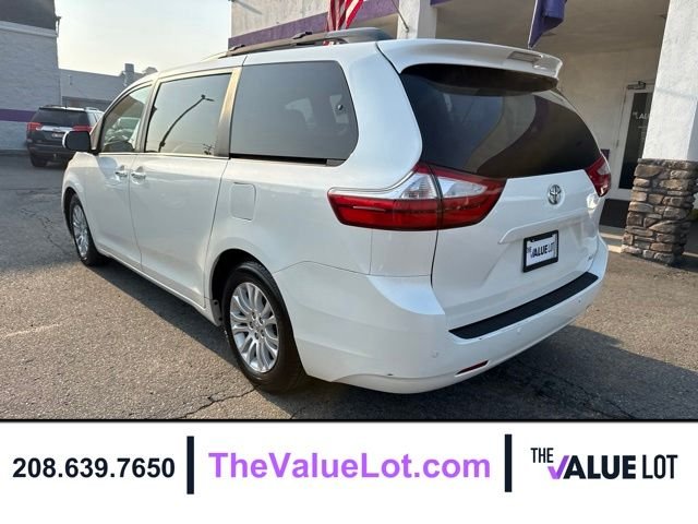 Used 2017 White Toyota XLE Premium image 6