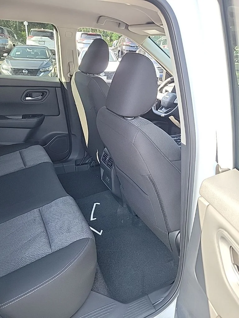 2026 Nissan Rogue SV - Photo 26