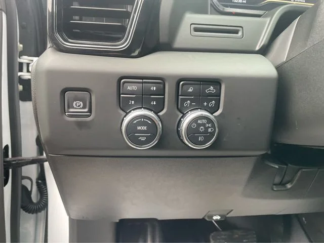 Used 2025 White GMC AT4 image 16
