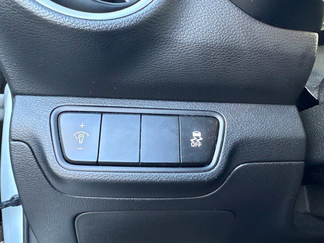 Certified Used 2022 Snow White Pearl Kia LXS image 21