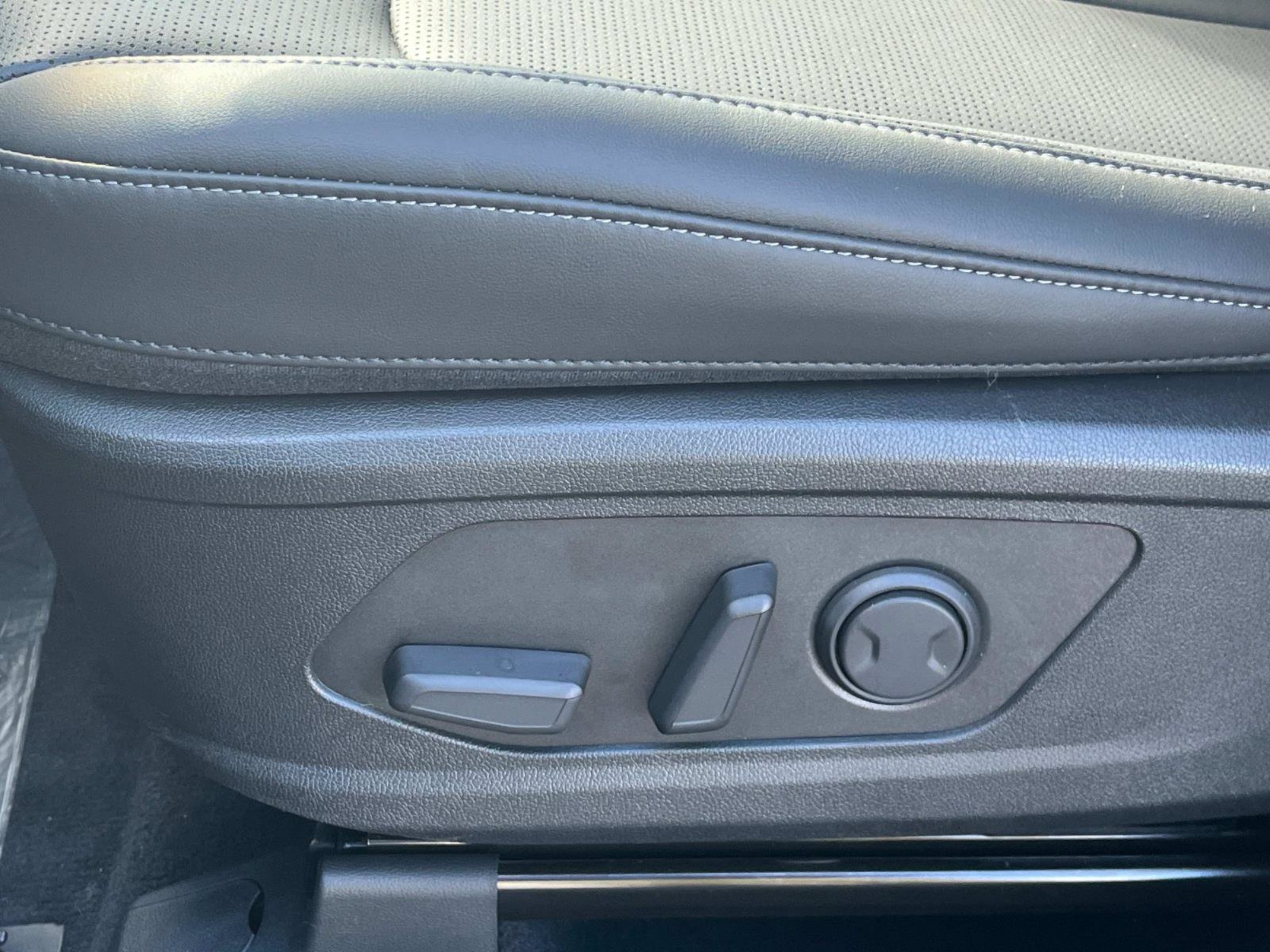 2025 Kia Sorento S - Photo 20