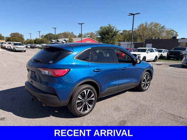 Used 2022 Blue Ford SE image 26