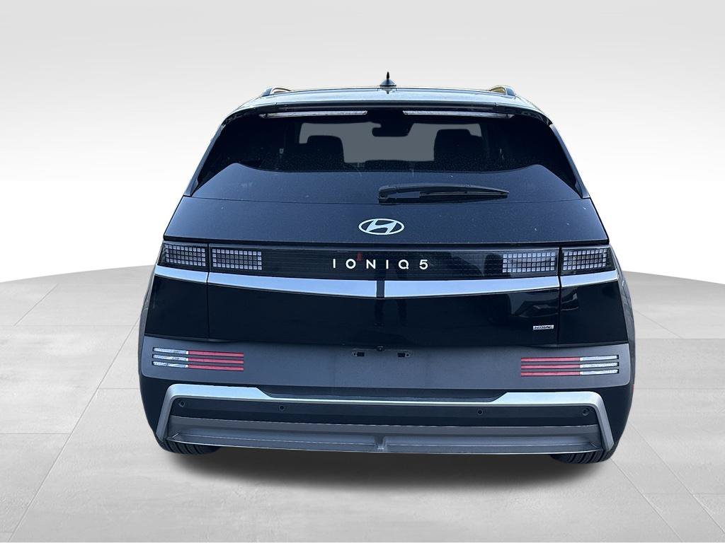 Used 2025 Black Hyundai SEL image 6