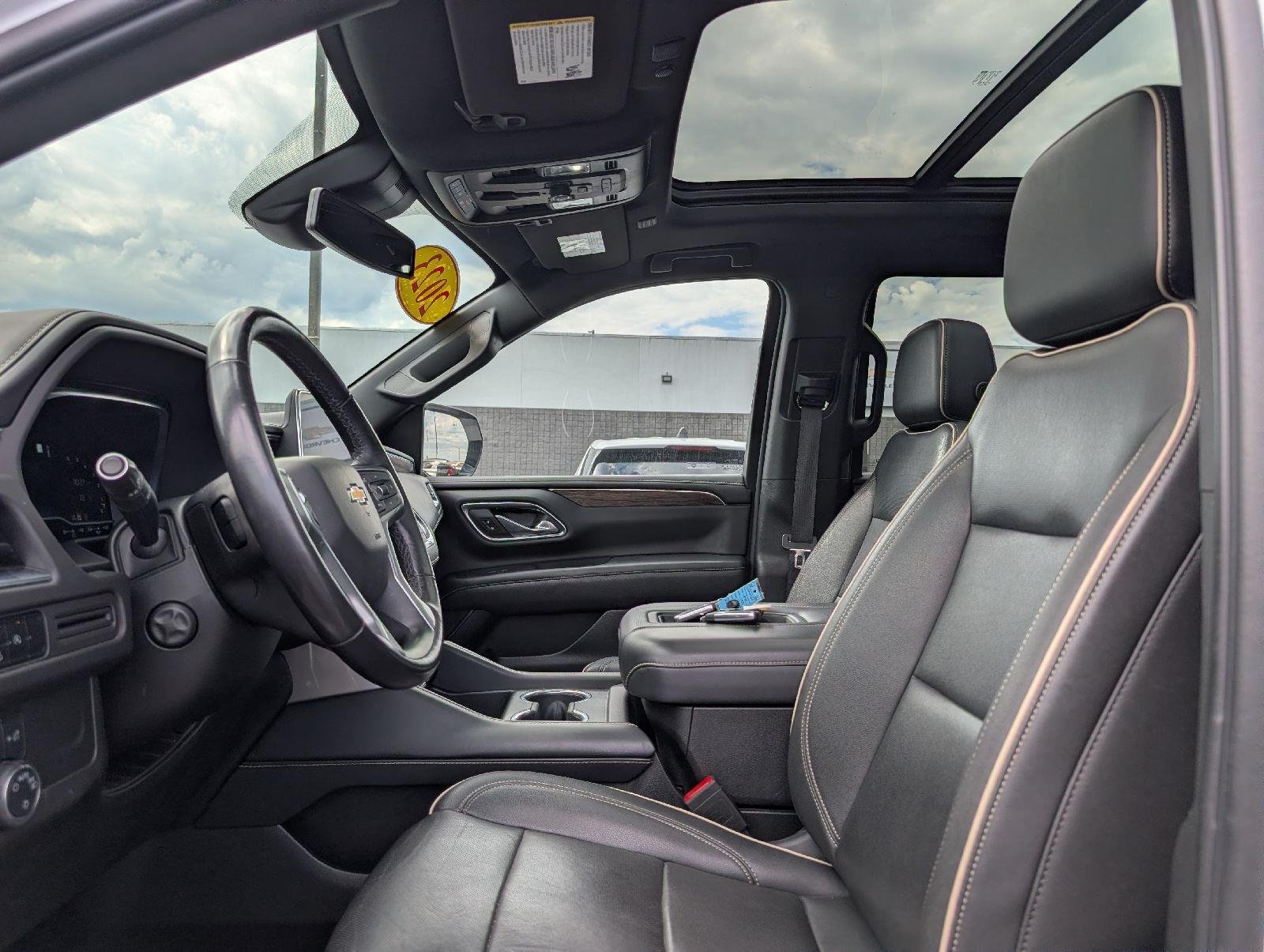 Used 2023 Summit White Chevrolet  image 8