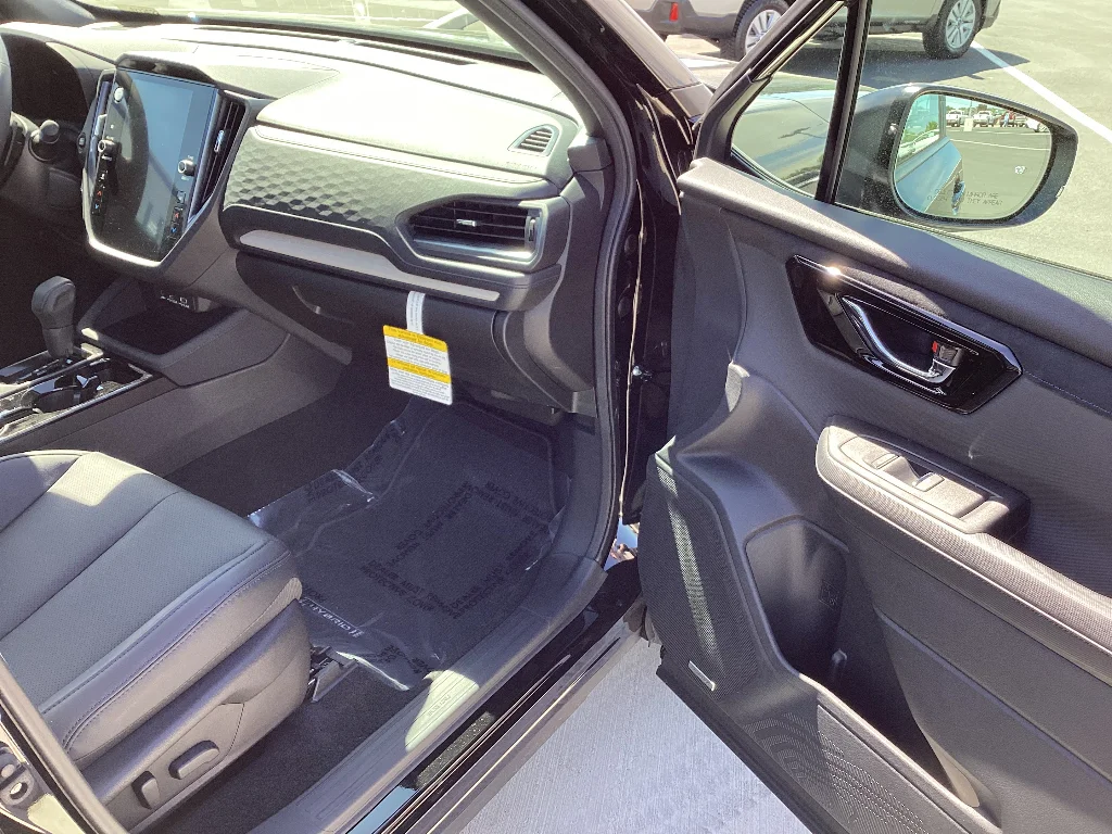 New 2026 CRYSTAL BLACK SILICA Subaru Limited Hybrid image 16