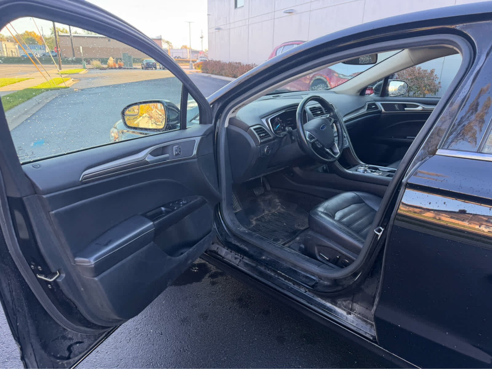 Used 2017 SHADOW BLACK Ford SE image 3