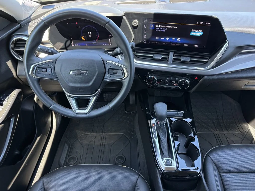 Used 2025 Cacti Green Chevrolet ACTIV image 3