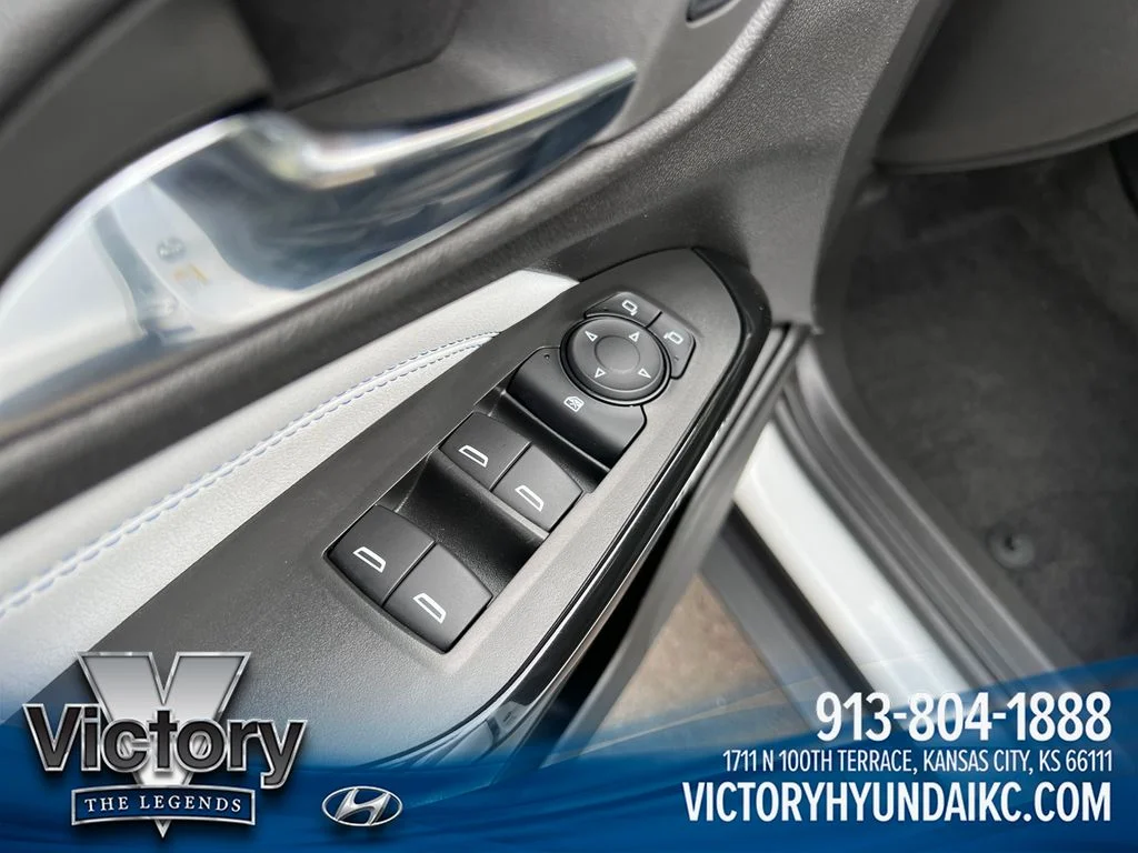 Used 2025 White Chevrolet LT image 11