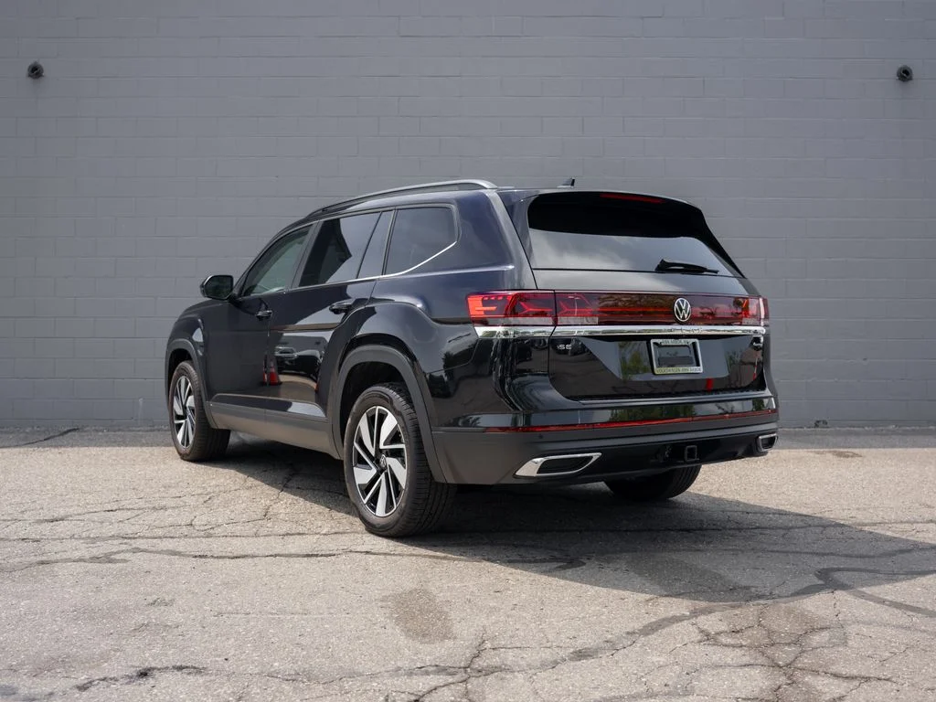 New 2026 Deep Black Pearl Volkswagen 2.0T SE W/TECHNOLOGY image 4