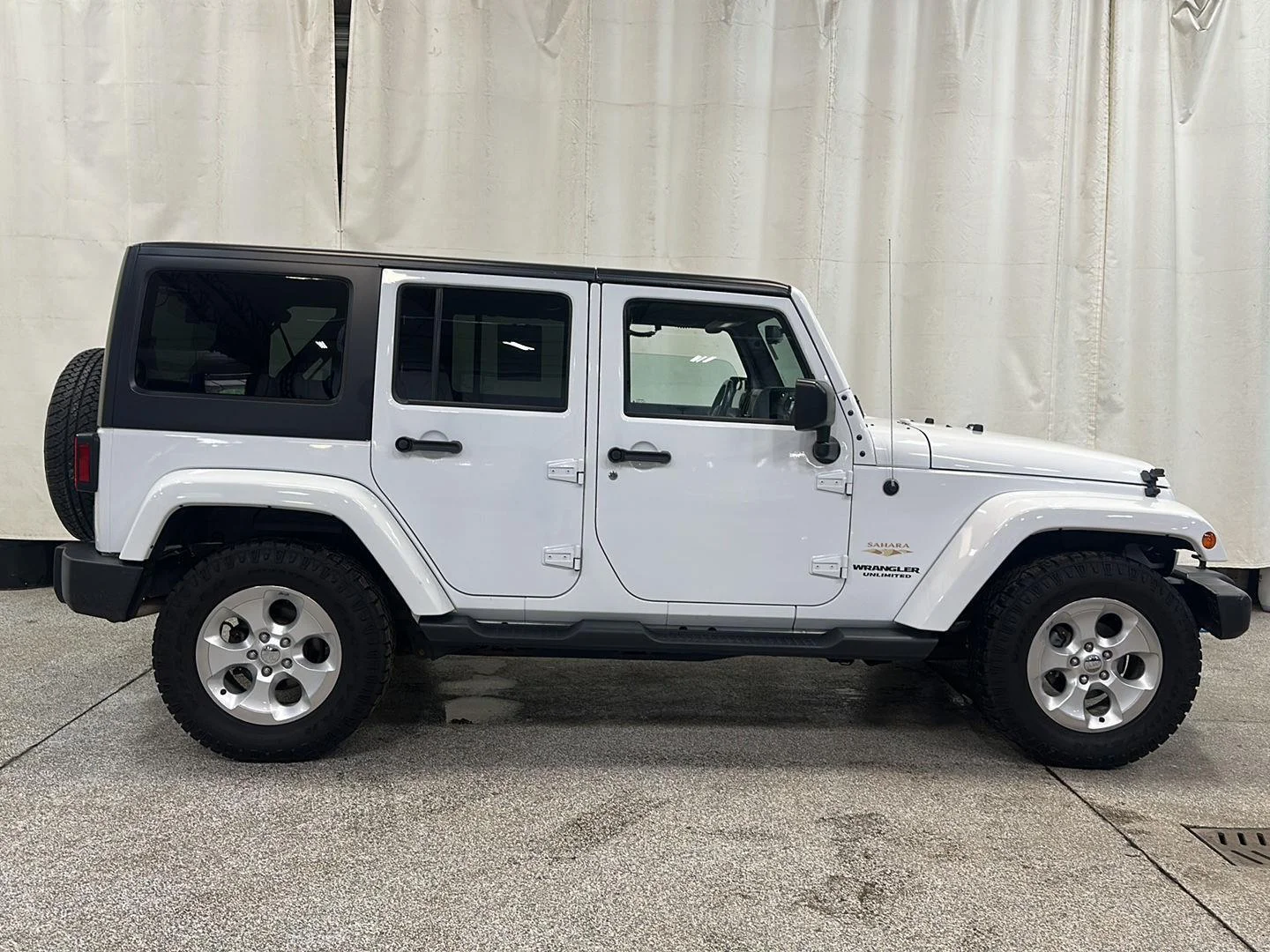 2015 Jeep Wrangler Unlimited Sahara - Photo 7