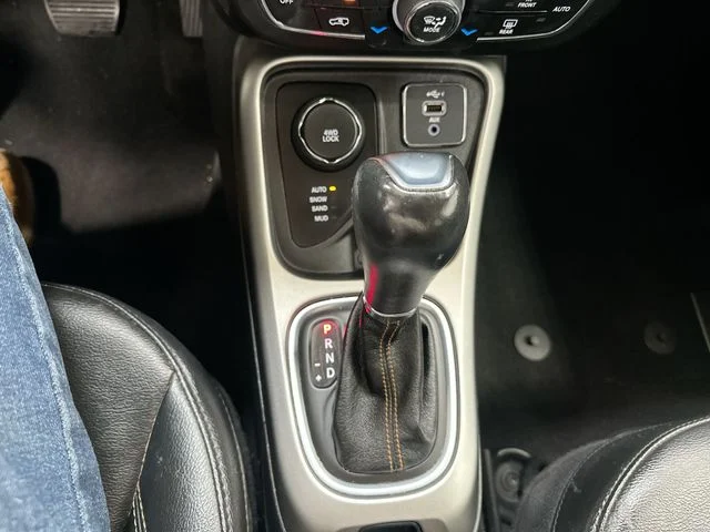 Used 2021 Silver Jeep Latitude image 21