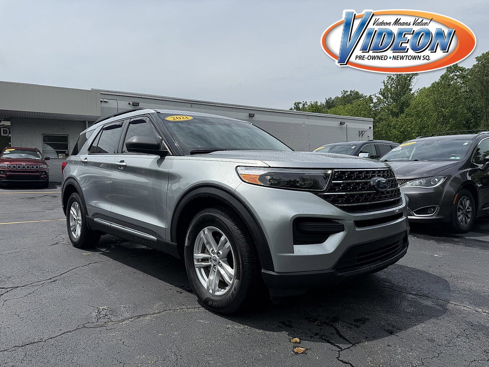 2021 Ford Explorer XLT 4WD's photo