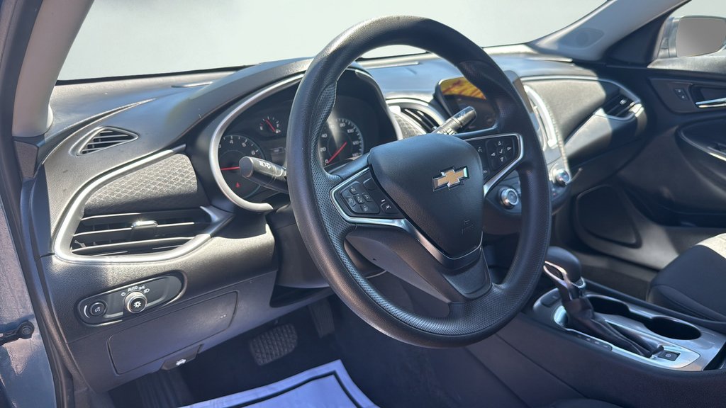 Used 2024 Lakeshore Blue Metallic Chevrolet FL image 36