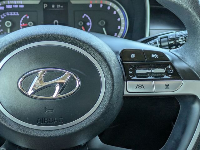 Used 2023 White Hyundai SEL image 21