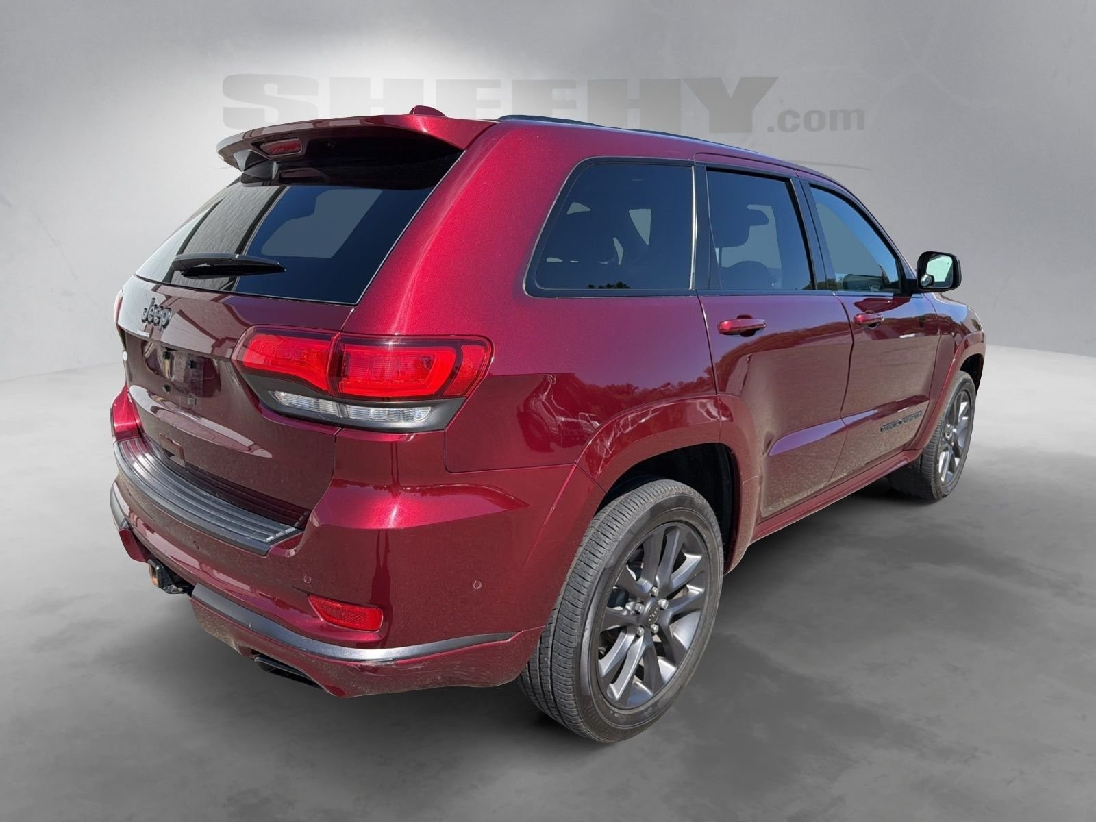 Used 2018 Red Jeep Overland image 12