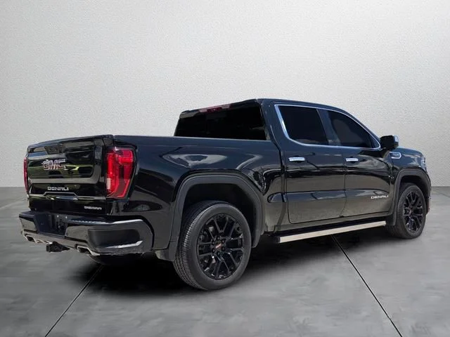 Used 2024 Onyx Black GMC Denali image 4