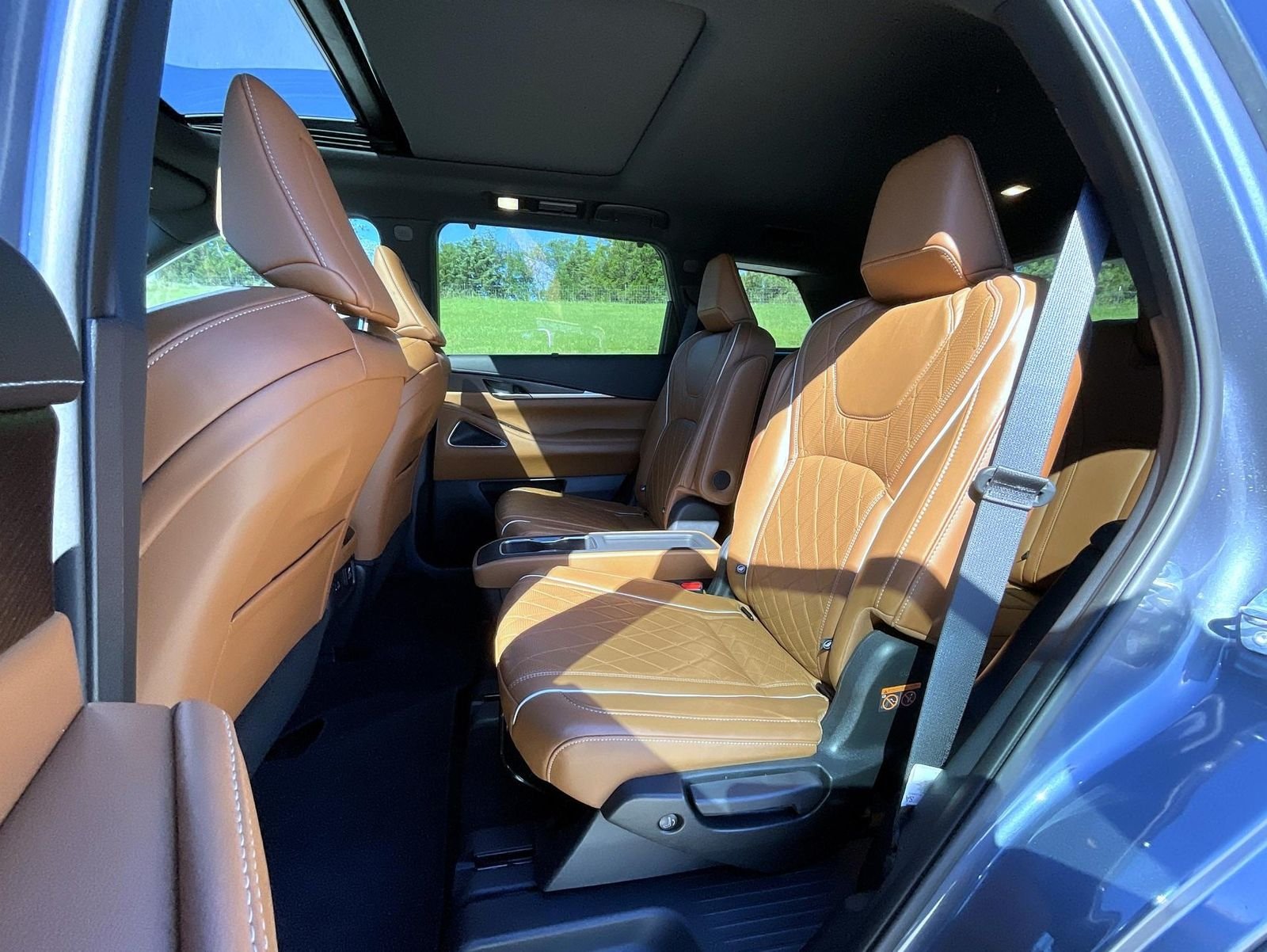 Used 2023 Blue INFINITI Autograph image 22