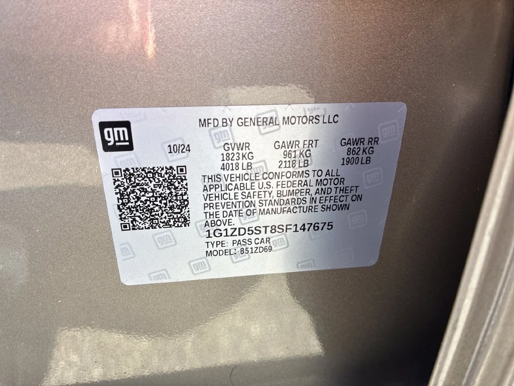 Used 2025 Mineral Gray Metallic Chevrolet 1LT image 35