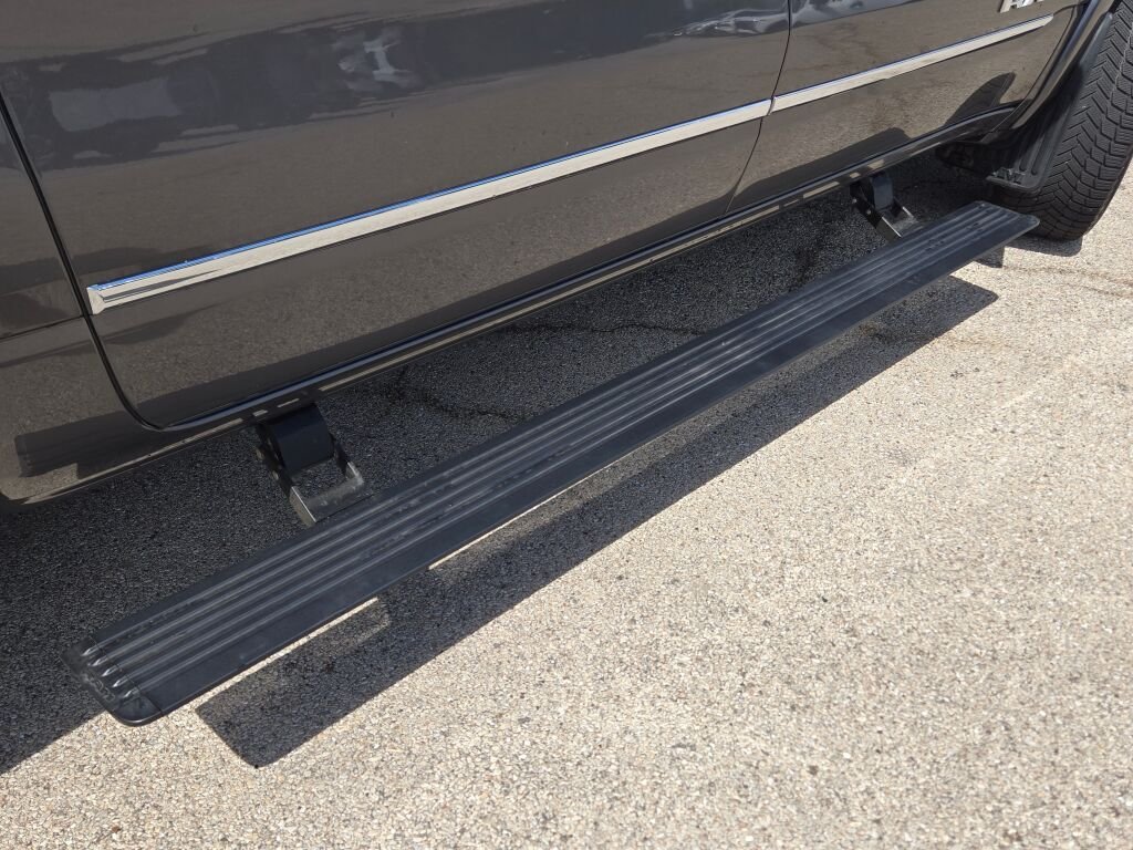 Used 2020 Gray Ram Laramie image 13