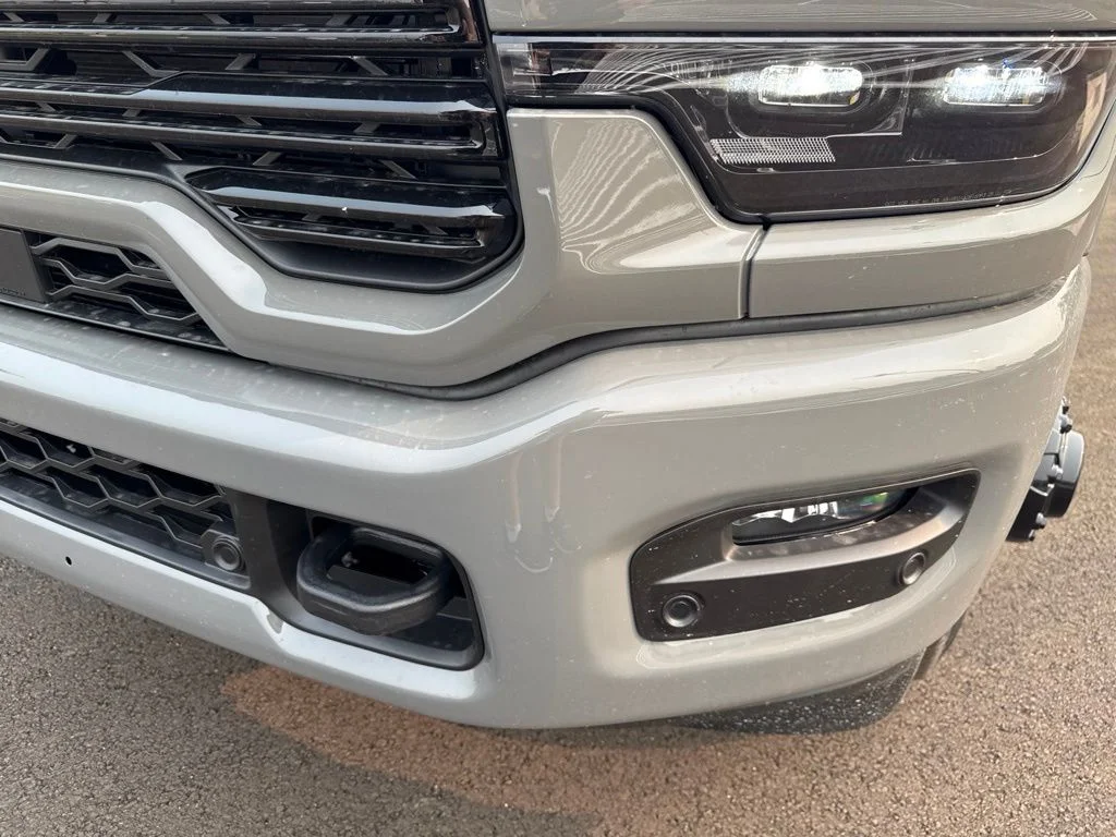 New 2026 Ceramic Gray Clear-Coat Exterior Paint RAM LARAMIE image 10