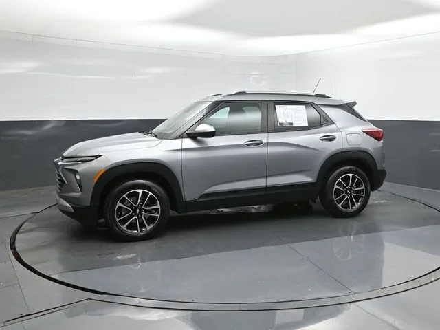 2025 Chevrolet Trailblazer LT's photo