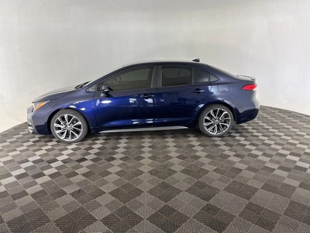 Used 2020  Toyota SE image 10