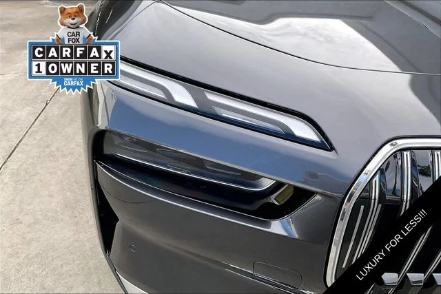 Used 2023 Gray BMW xDrive60 image 27