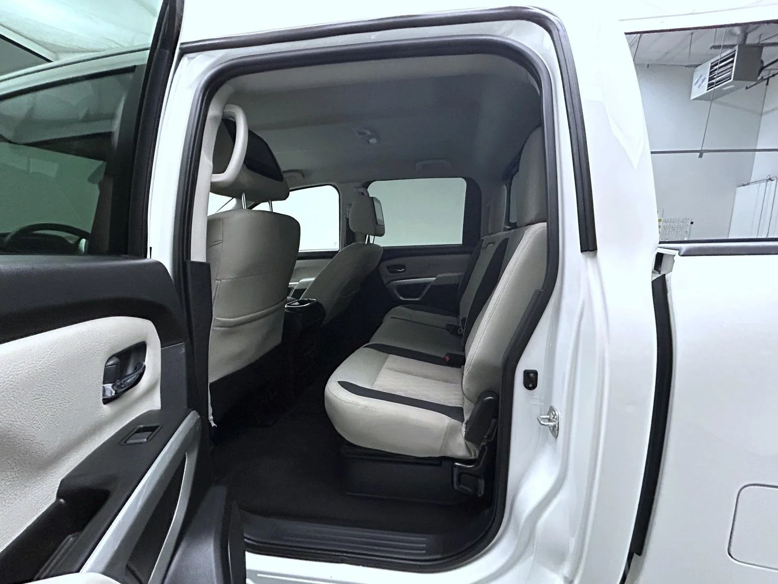Used 2021 White Nissan SV image 19