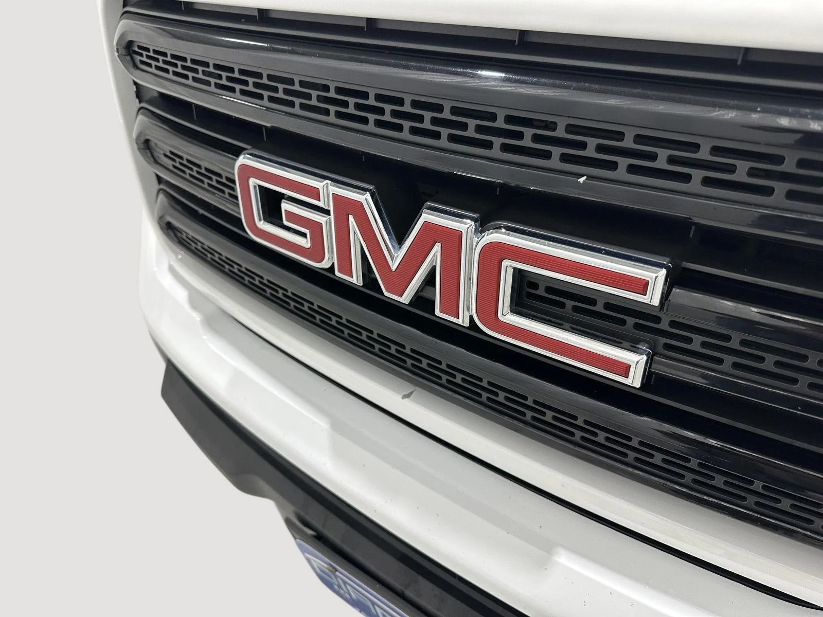 Used 2020 SUMMIT WHITE GMC 4WD SLE image 26