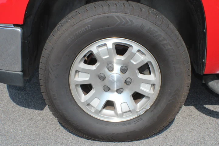 Used 2007 Fire Red GMC SLE2 image 5
