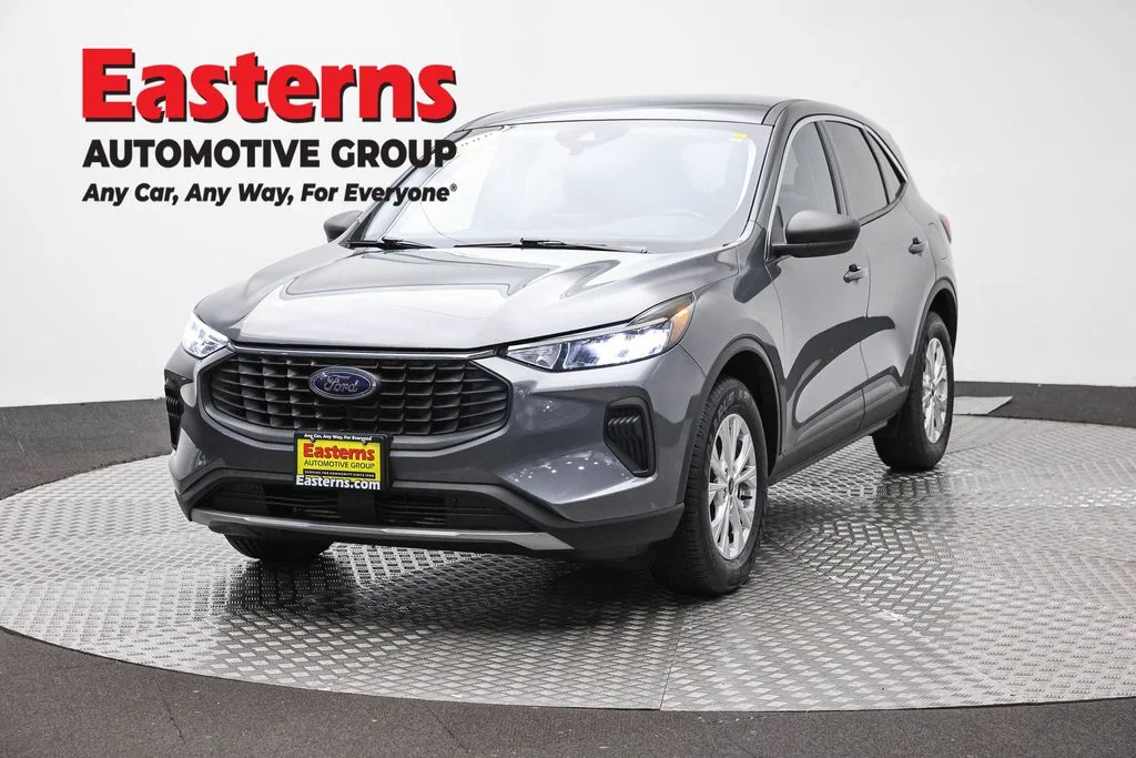 Used 2024 Gray Ford Active image 1