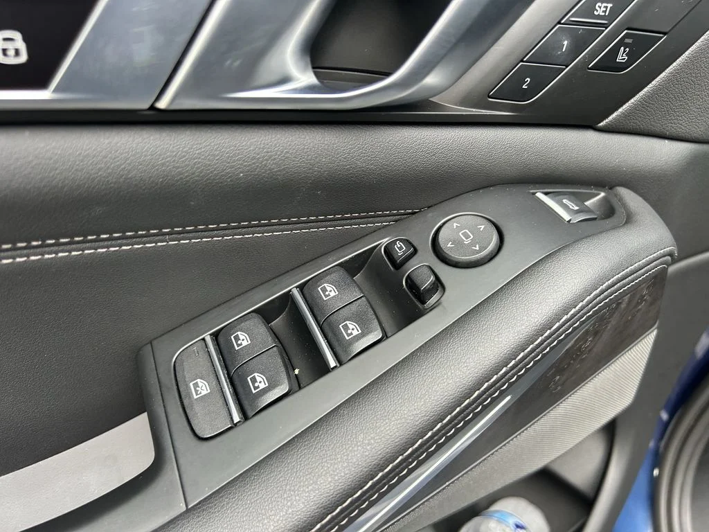 Used 2023 Blue BMW M50i image 23