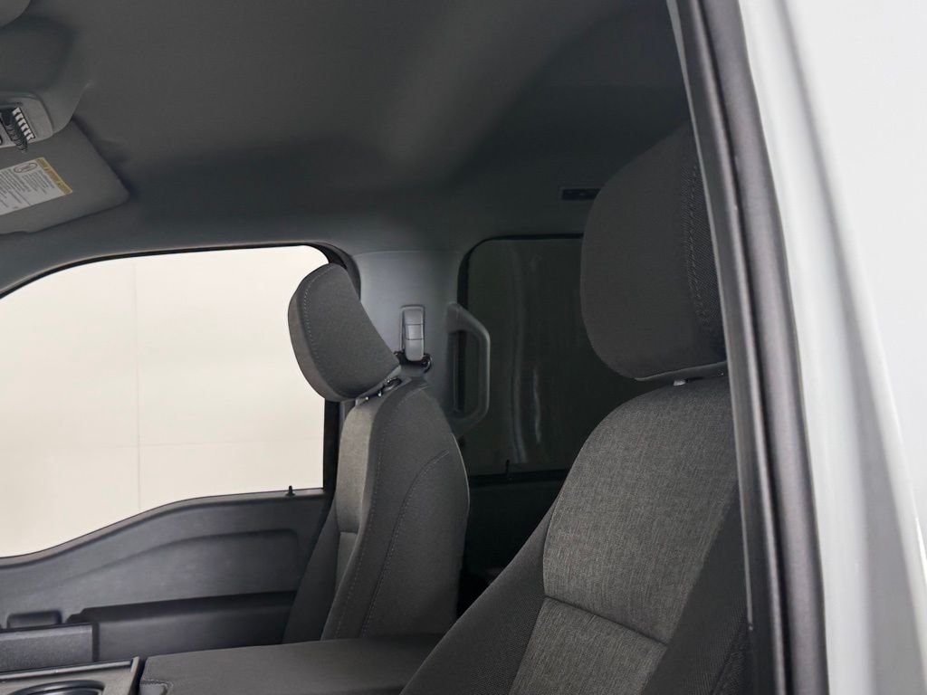 Used 2025 White Ford XL image 23