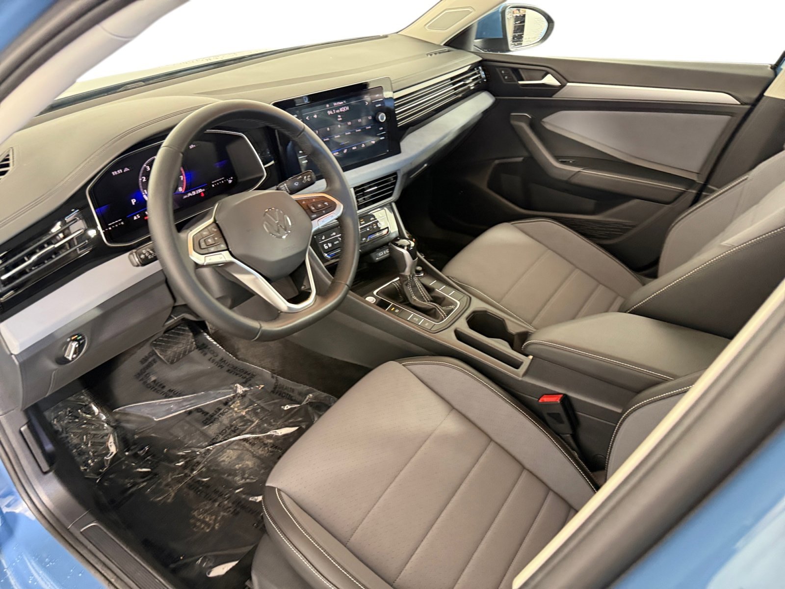 2025 Volkswagen Jetta SE photo 2