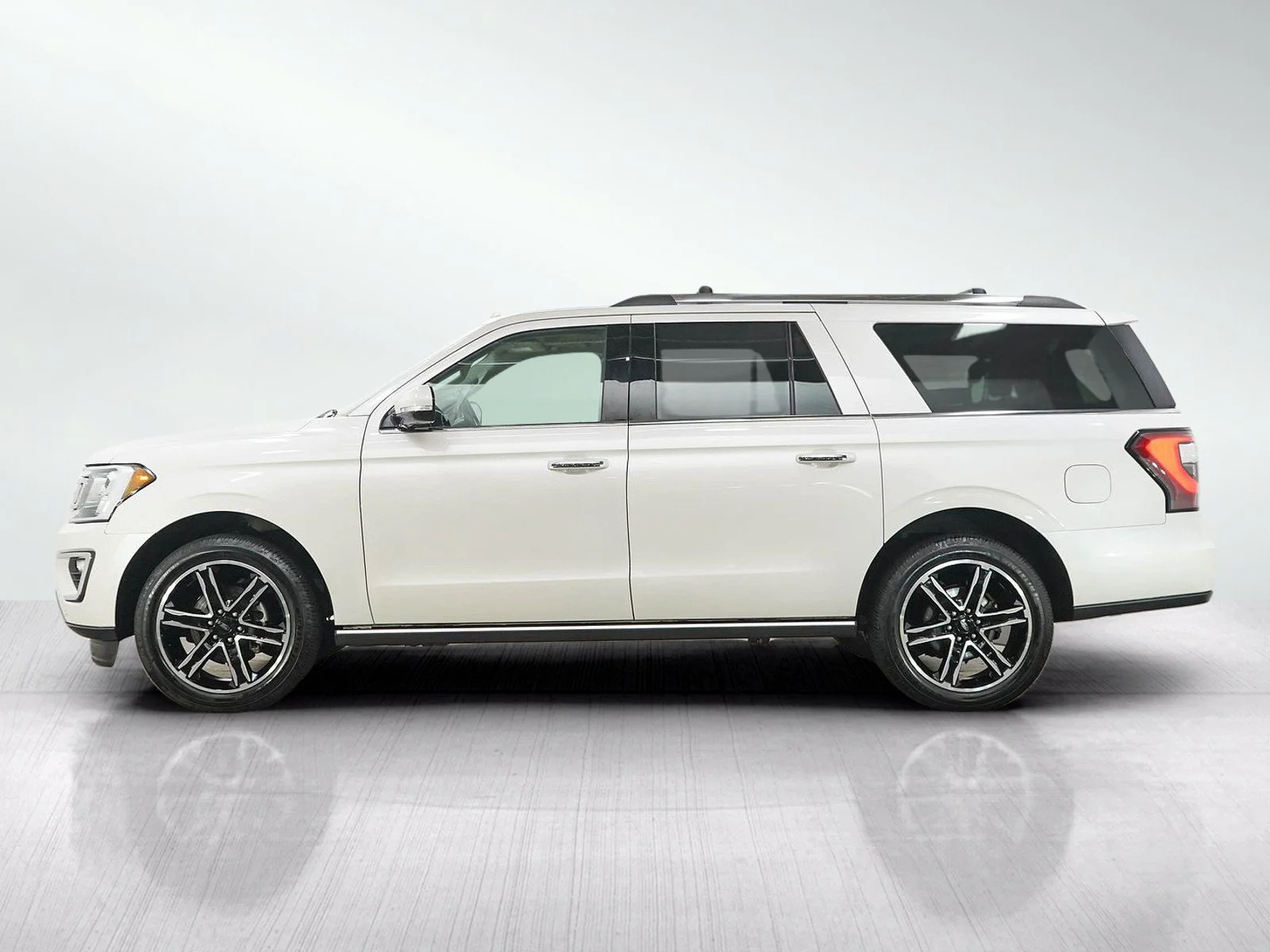 Used 2019 Ford Expedition Limited with VIN 1FMJK2AT4KEA40103 for sale in Wayzata, Minnesota