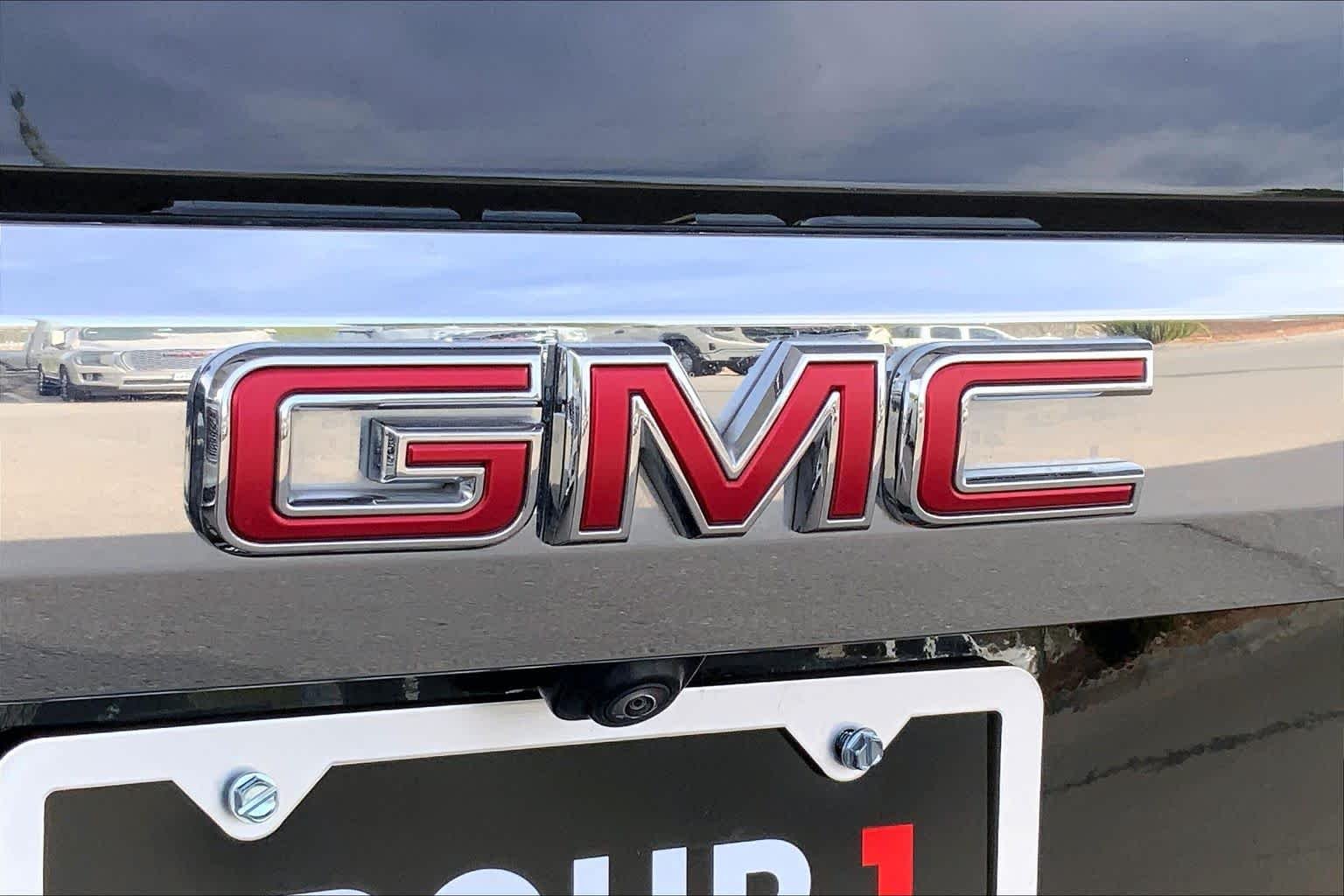 Used 2024 Onyx Black GMC SLT image 31