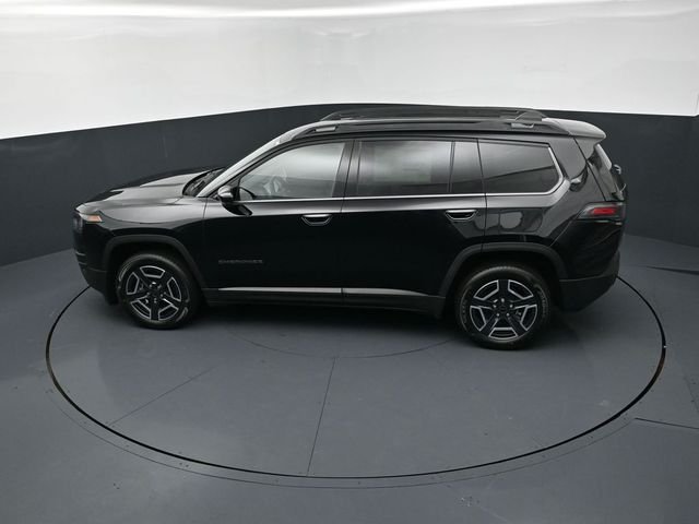 New 2026 Diamond Black Crystal Pearl-Coat Exterior Paint Jeep Limited image 15