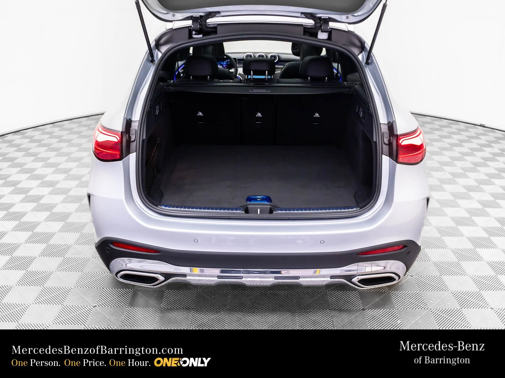 New 2026 Silver Mercedes-Benz GLC 300 image 35