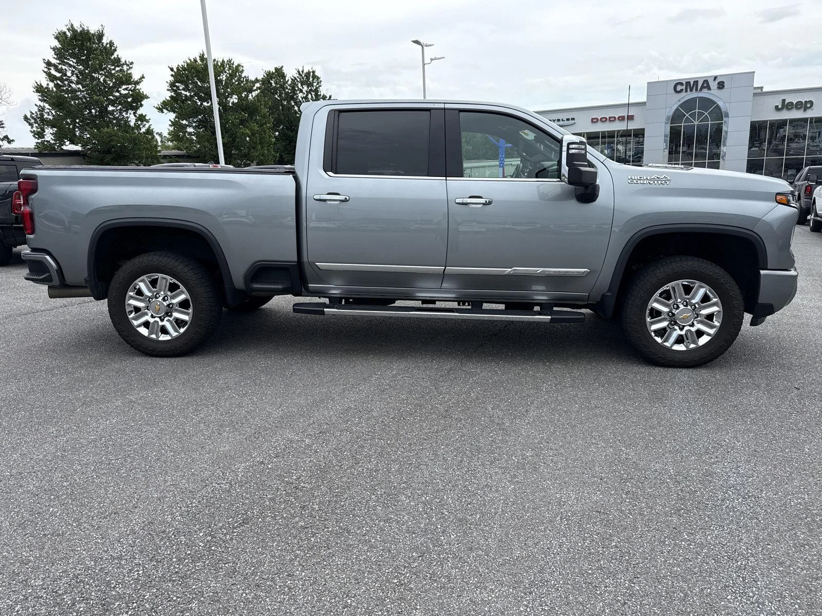 Used 2024 Sterling Gray Metallic Chevrolet High Country image 4